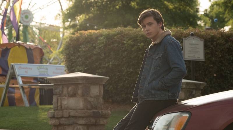 background Love, Simon