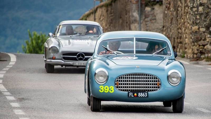 background Rosso Mille Miglia
