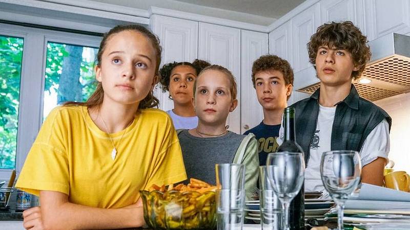 background Zappbios: Herrie in huis