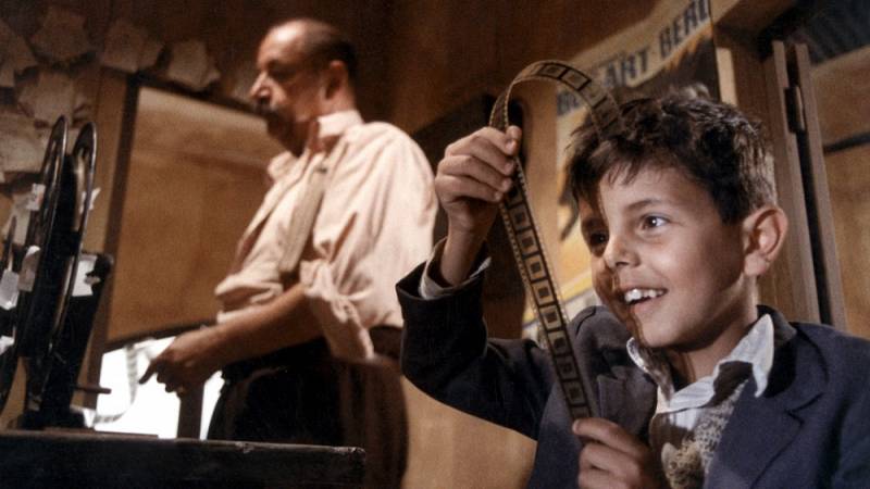 background Cinema Paradiso