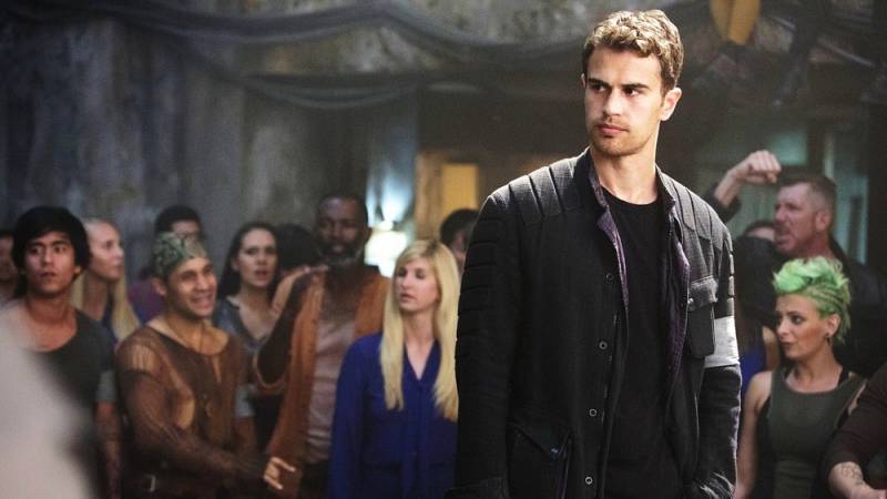 background The Divergent Series: Allegiant