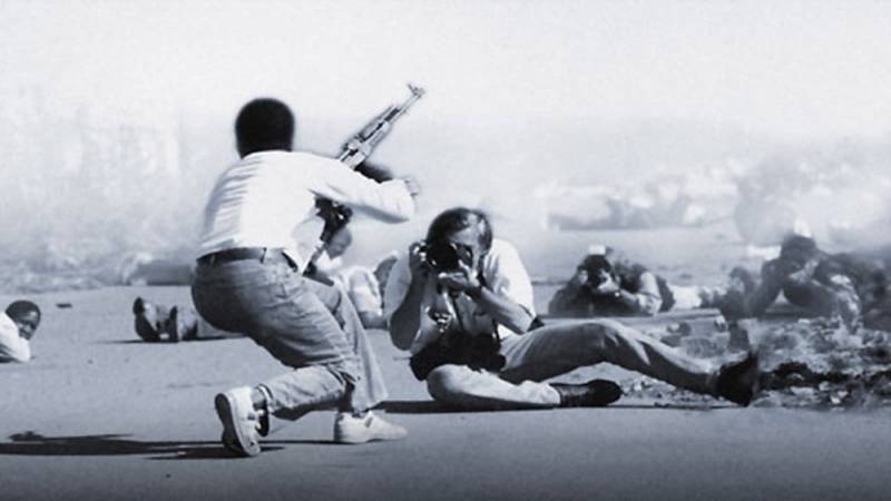 background War Photographer