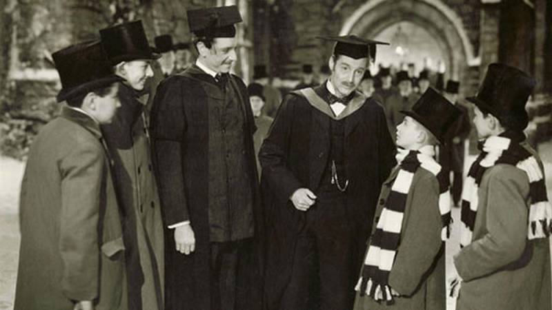 background Goodbye, Mr. Chips