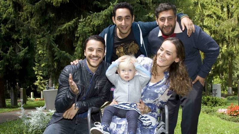 background 3 Türken und ein Baby