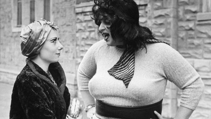 background Multiple Maniacs