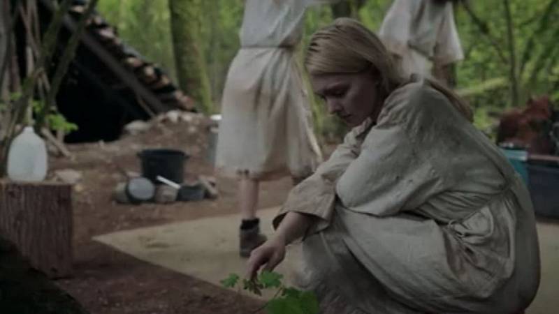 background I am Elizabeth Smart