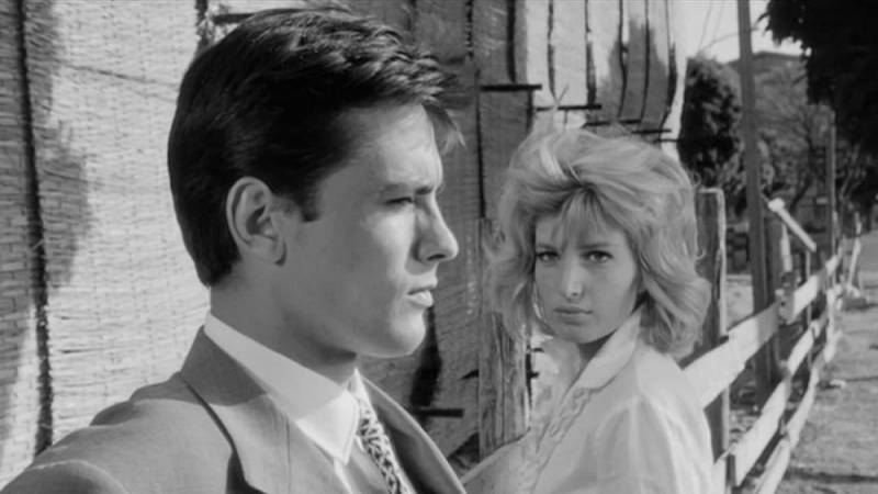 background L'eclisse